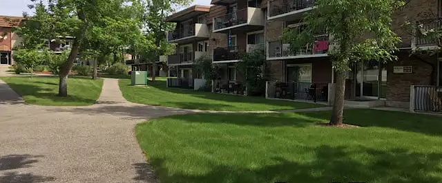 Clean, Quiet, Convenient Condo — 1 Bedroom Condo Unit - Photo 1