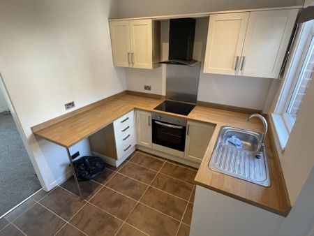 Blenheim Avenue, Barnsley - Photo 3