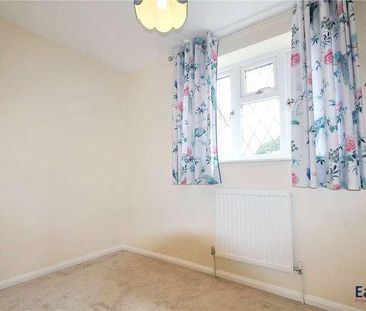 Morston Close, Tadworth, Surrey, KT20 - Photo 5