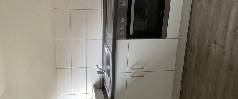Kleine, renovierte 1,1-Zimmer DG-Single- Wohnung - Foto 1