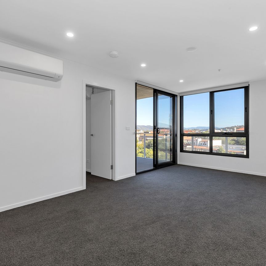 Waterside living. Corner position. Brand New - Photo 1