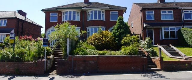 3 Bedroom Semi-Detached House - Photo 1