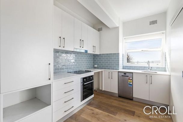 Executive Style Living With Captivating Panoramic Views - Photo 1