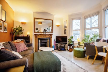 2 Bed Flat, Adys Road, SE15 - Photo 3