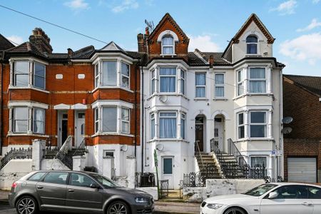 1 bedroom in a house share to rent - Photo 5