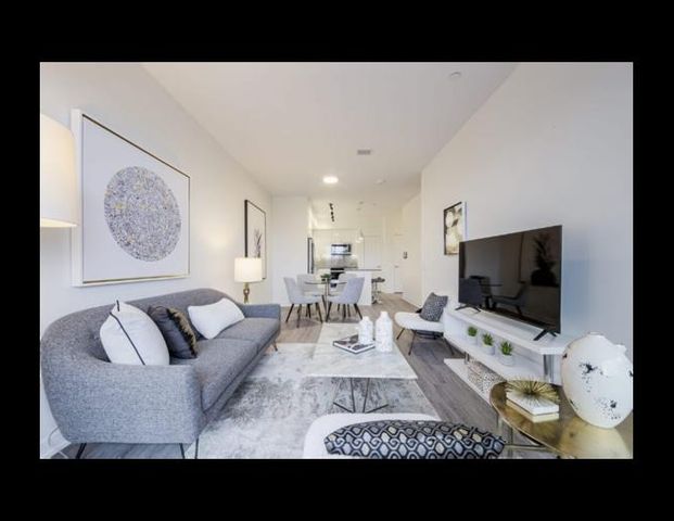 2215 Sheridan Park Drive 1 & 2 Bed Rentals in Mississauga | 2215 Sheridan Park Drive, Mississauga - Photo 1