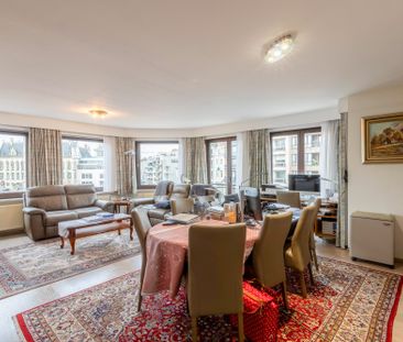 Ruim appartement met uitzicht op de Grote Markt - Photo 4