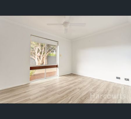 25 Glenside Crescent, Craigie, WA 6025 - Photo 3