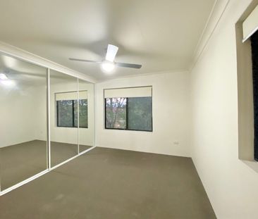 Modern Spacious Family Unit!! - Photo 3