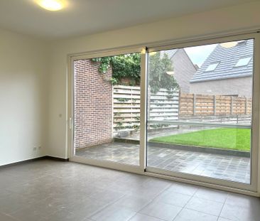 Woning met 2 slaapkamers, tuin en dubbele garage. - Photo 1
