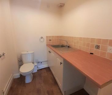 3 bedroom terraced house to rent - Photo 6