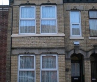 Homely 4 Bed house. - Photo 1