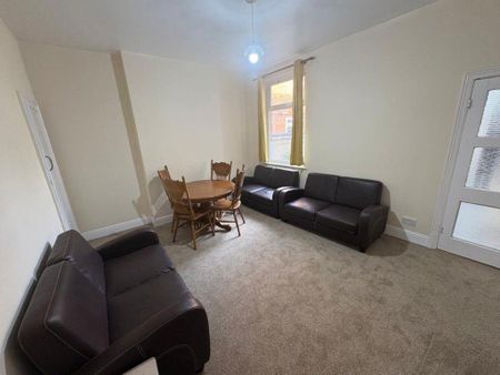 4 bedroom terraced house to rent - Photo 2