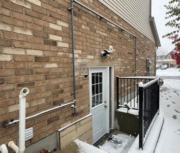For Lease - 916 Magdalena Court Unit# B, Kitchener, Ontario - Photo 5