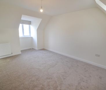 4 bedroom detached house to rent - Photo 4