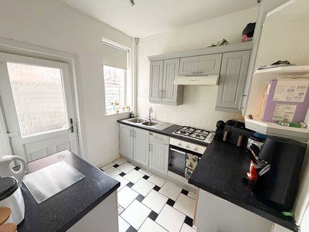 Westminster Avenue, Reddish, Stockport, SK5 7AZ - Photo 2