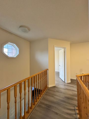 For Lease - 163 Flagstone Way, Newmarket, Ontario - Photo 4