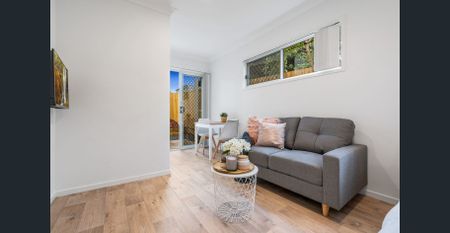 STUDIO UNIT IN A CONVENIENT ACACIA RIDGE LOCATION - Photo 3