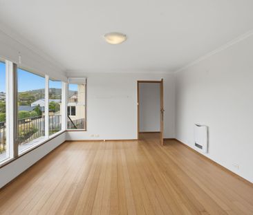 Convenient, Comfortable and Perfectly Positioned - Photo 4