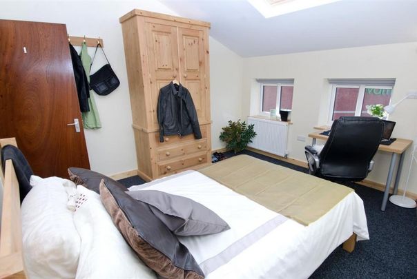 5 bedroom flat to rent - Photo 1