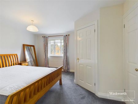 4 bedroom semi-detached house to rent - Photo 3