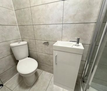 1 bedroom in a house share to rent - Photo 5