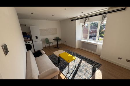 1 Bed Flat, Franklin Way, CR0 - Photo 2