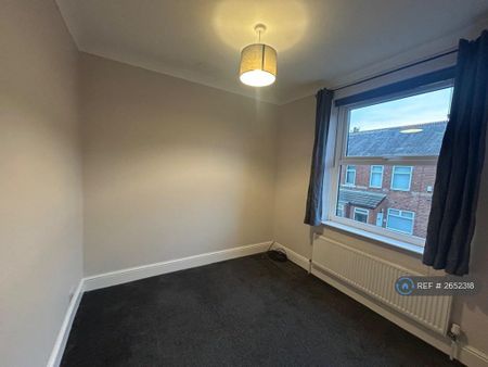 4 bedroom terraced house to rent - Photo 2