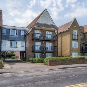 Marine Parade, Tankerton, CT5 2BL, Whitstable - Photo 2