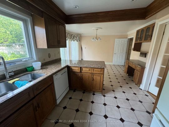 Condo Townhouse For Lease | E9116313 - Photo 1