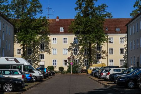 Zentrumsnahe 1-Zimmer-Wohnung im Dachgeschoss // DG - Photo 3