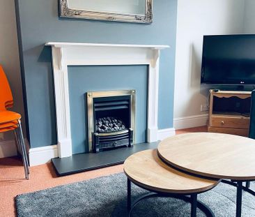 6 bedroom house to rent - Photo 2