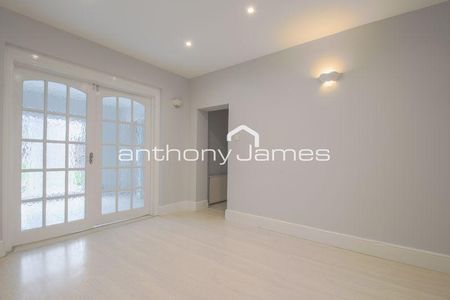 4 bedroom semi-detached house to rent - Photo 2