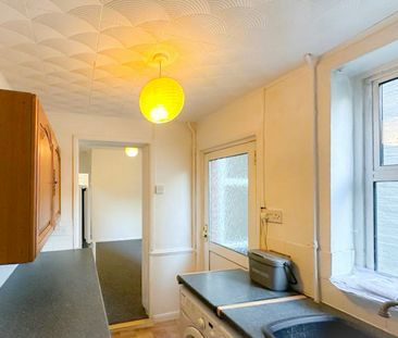 Terraced House to rent on - Photo 6