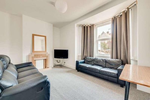 St Martins Terrace, Canterbury, CT1 - Photo 1