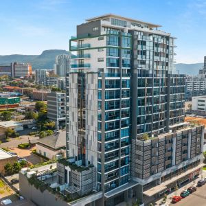 Executive apartment with stunning views - Photo 3