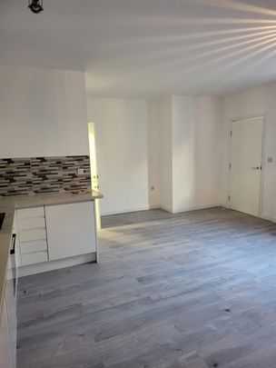 Studio Flat, London Road, SO15 - Photo 1