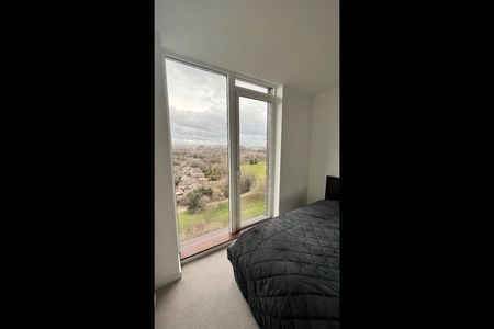 Room in a Shared Flat, London, E6 - Photo 4