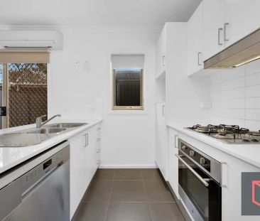 “Modern 2-Bedroom Townhouse in the Heart of Craigieburn” - Photo 5