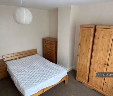 1 bedroom in a house share to rent - Photo 5