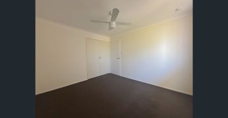 SPACIOUS TOWNHOUSE CLOSE TO BEACH - Photo 4