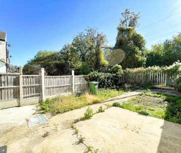3 bedroom terraced house to rent - Photo 4