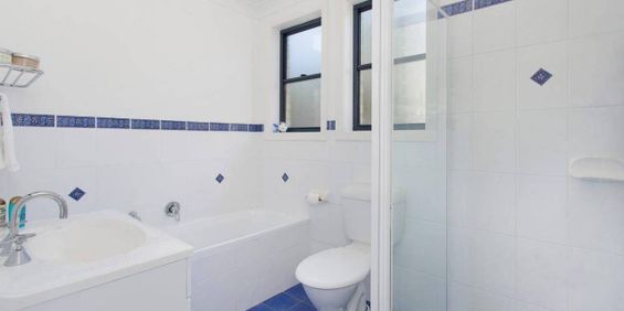 Spacious 3-Bedroom Home! - Photo 3