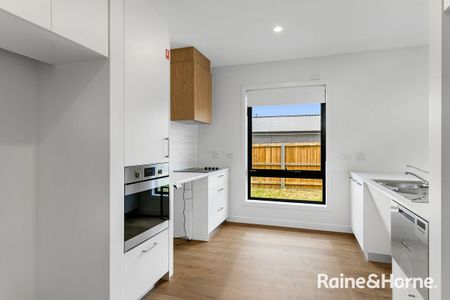 Unique, Versatile & Accessible Living - Perfect for Shared Living or Supported Independence - Photo 2