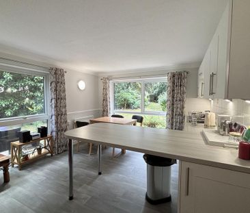 1 bedroom retirement property to rent - Photo 6