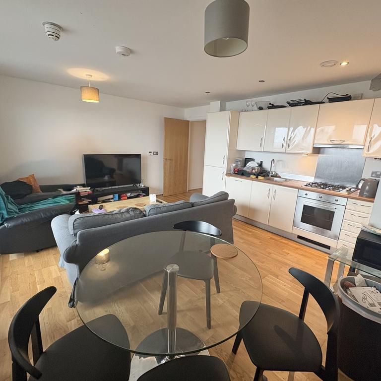 2 bedroom apartment to rent - Photo 1