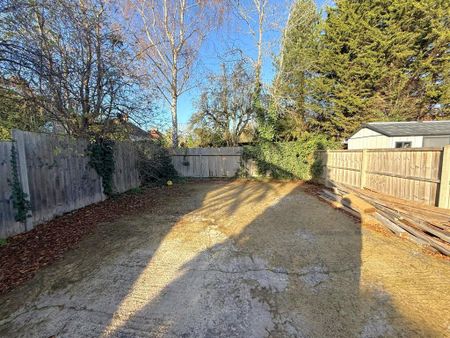 2 bedroom semi-detached house to rent - Photo 5