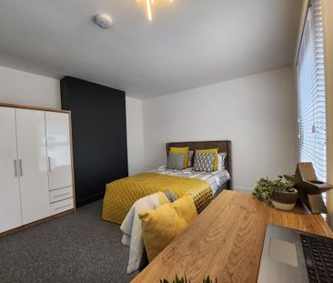 1 bedroom in a house share to rent - Photo 3