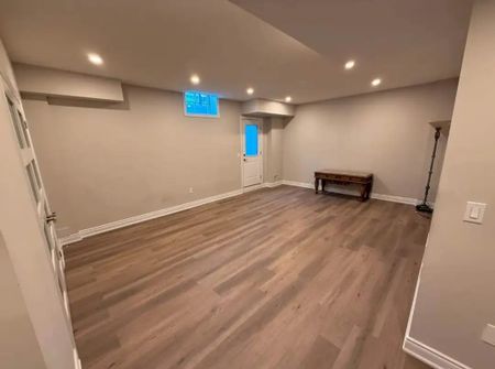 For Lease - 3367 Post Road, Oakville, Ontario - Photo 3