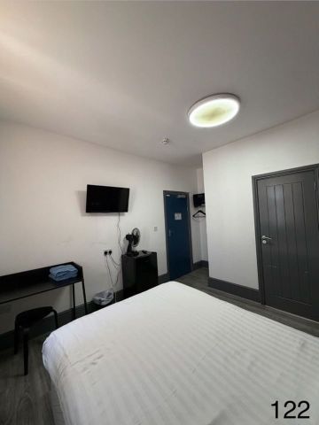 Room in a Shared Flat, Tanner Street Near Ilford Lane, IG11 - Photo 2